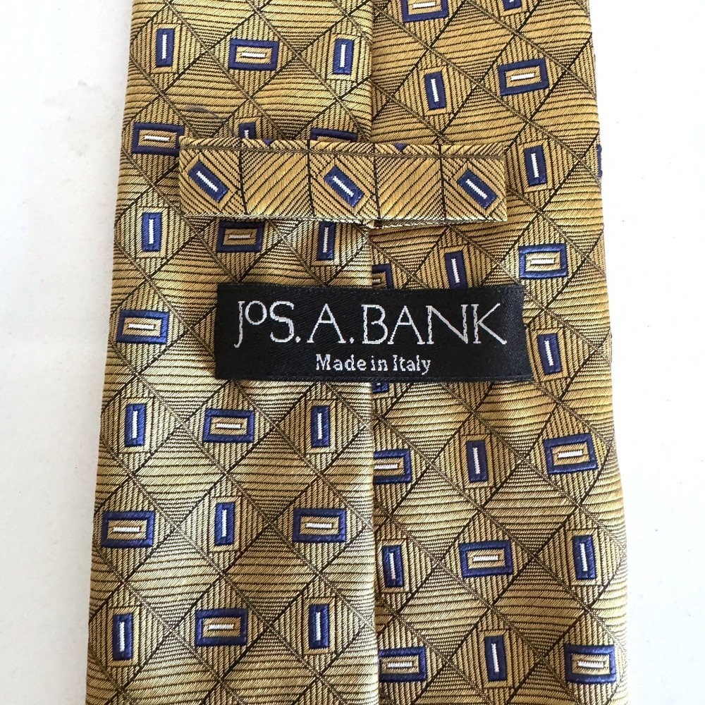 JOS A BANK 100% Silk Tie Gold Blue Geometric Made in Italy NEW - Picture 4 of 7